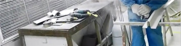 傳統(tǒng)打磨設(shè)備有諸多缺點(diǎn)：灰塵大、污染環(huán)境、傷害身體健康、耗電過多